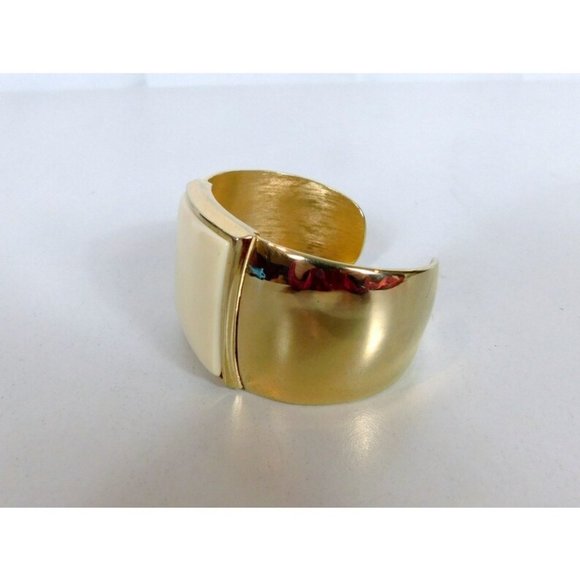 Vintage Avon Gold Tone Creamy Lucite Square Cuff Bracelet Mid Century Modern - Picture 6 of 10